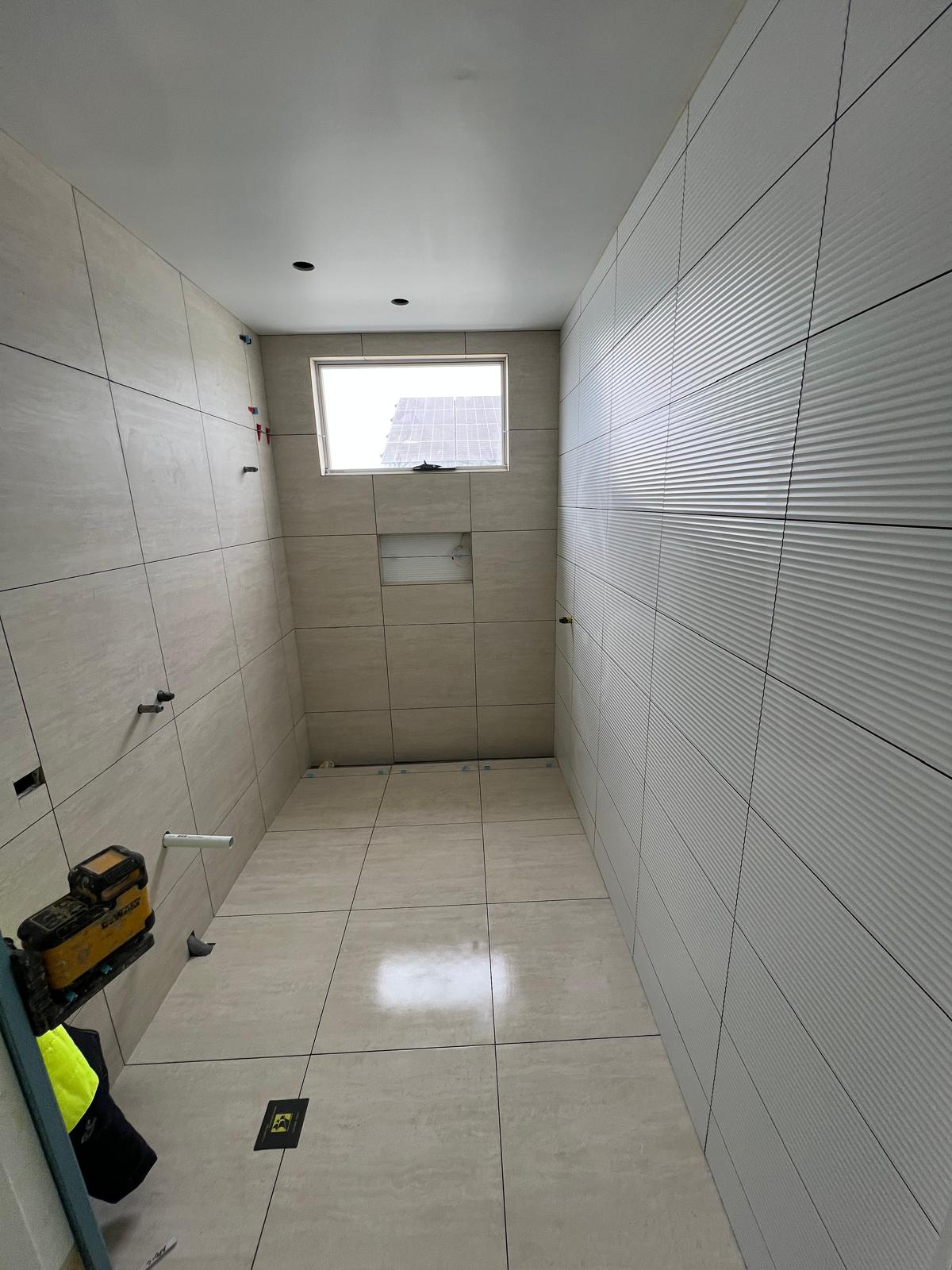 Large-format bathroom